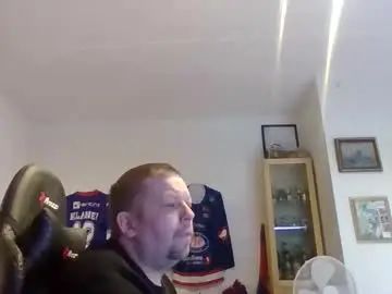 Gay sex chat with fluffy_espen - camgaychat.com - Britain