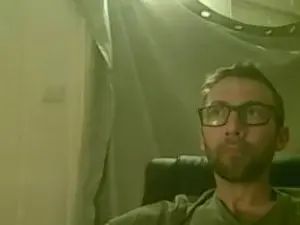 Gay sex chat with heytoi5 - camgaychat.com - France