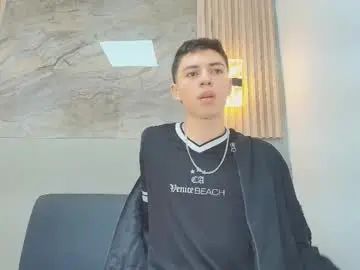 Gay sex chat with kenny_hank - camgaychat.com - Britain