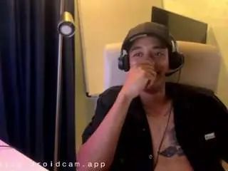 Gay sex chat with hansyriz - camgaychat.com