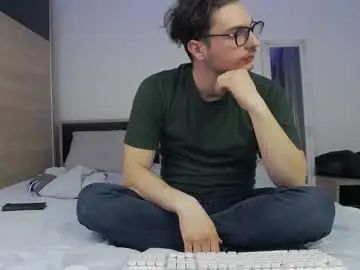 Gay sex chat with kevin_garcia1 - camgaychat.com - Britain