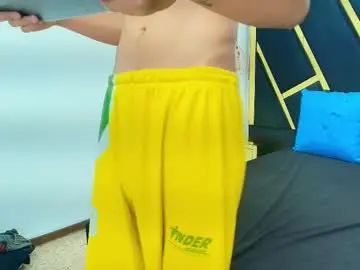 Gay sex chat with tyler_rusell - camgaychat.com - Britain