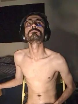 Gay sex chat with Fezzyqt - camgaychat.com - Britain