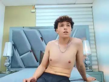 Gay sex chat with gomezz_07 - camgaychat.com - Britain