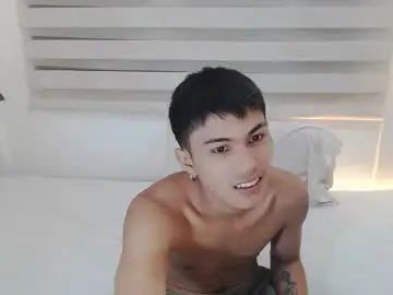 Gay sex chat with rolenzo18 - camgaychat.com - Britain