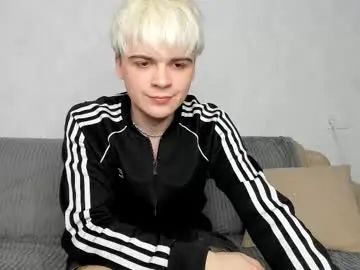 Gay sex chat with demiancartier - camgaychat.com - Britain