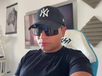 Gay sex chat with sexyloverspain - camgaychat.com - Britain