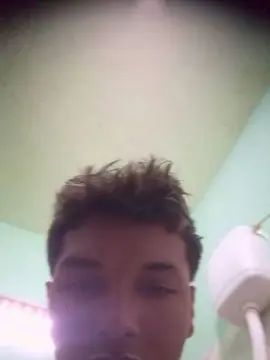 Gay sex chat with Vini18cm_novin - camgaychat.com - Portugal