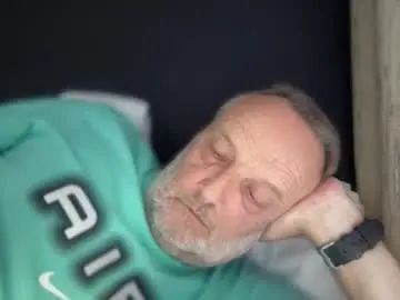 Gay sex chat with lady_clamsycock - camgaychat.com - Britain