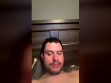 Gay sex chat with brackbear90 - camgaychat.com - Britain