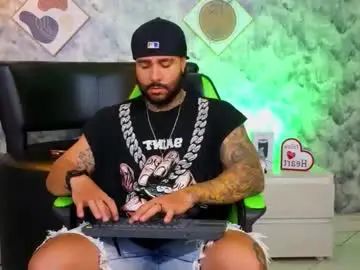 Gay sex chat with apolo_ryder - camgaychat.com - Britain