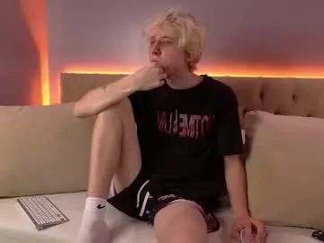 Gay sex chat with justinbyrd - camgaychat.com - Britain