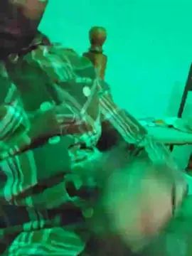 Gay sex chat with TheWarmth07 - camgaychat.com - Britain