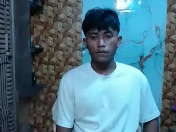 Gay sex chat with jerome24702 - camgaychat.com - Britain