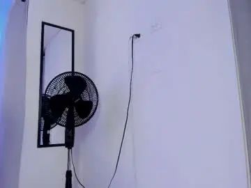 Gay sex chat with dominicparkerr - camgaychat.com - Britain