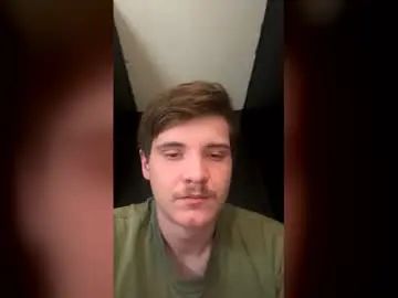 Gay sex chat with skyler2040388184 - camgaychat.com - Britain