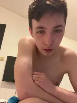Gay sex chat with la_biscotte_du1 - camgaychat.com - France
