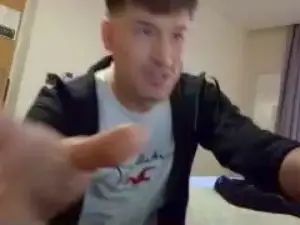 Gay sex chat with WShumiliation - camgaychat.com - Britain