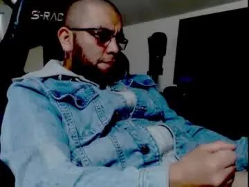 Gay sex chat with duroporelchiquito - camgaychat.com - Britain