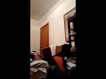 Gay sex chat with skinnymilkshooter - camgaychat.com - Britain