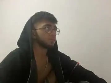 Gay sex chat with al3vderlerrs - camgaychat.com - Britain