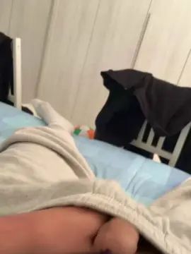 Gay sex chat with 1998BigBoy - camgaychat.com - Italy