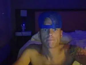 Gay sex chat with XXXM4M4XXX - camgaychat.com - Britain