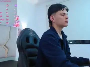 Gay sex chat with milo_tay1 - camgaychat.com - Britain