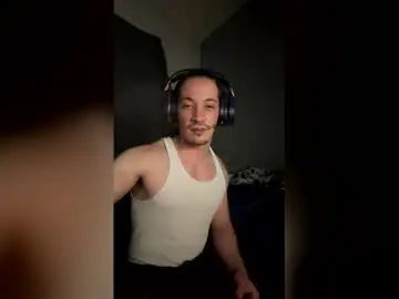 Gay sex chat with abraham_flores11 - camgaychat.com - Britain