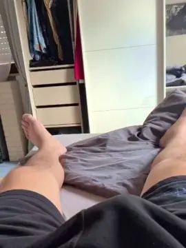 Gay sex chat with romeos1983 - camgaychat.com