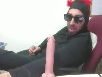 Gay sex chat with deepthroatmask - camgaychat.com - Britain