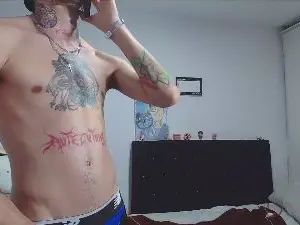 Gay sex chat with Tattedface - camgaychat.com - Britain