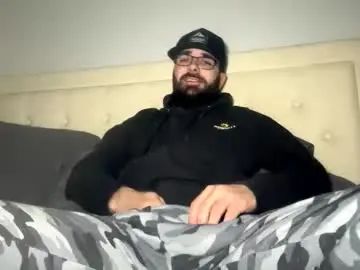 Gay sex chat with bigstrokes76 - camgaychat.com - Britain