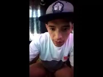 Gay sex chat with maycolferro6 - camgaychat.com - Britain