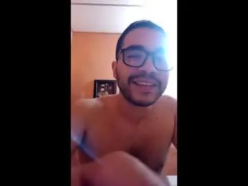 Gay sex chat with kyriosq00 - camgaychat.com - Britain