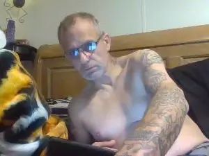 Gay sex chat with springer007 - camgaychat.com - Britain