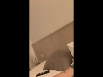 Gay sex chat with max01041 - camgaychat.com - Britain