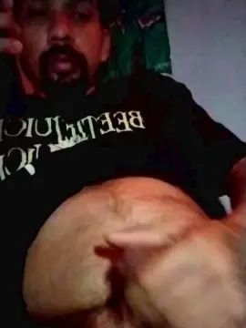 Gay sex chat with Bigclevahh - camgaychat.com - Armenia