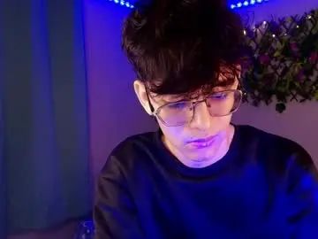 Gay sex chat with noah_millerx_ - camgaychat.com - Britain