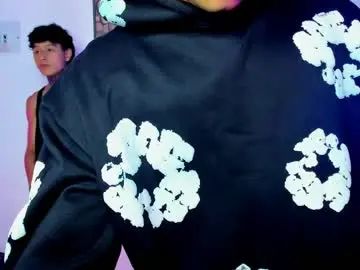 Gay sex chat with kleiver_latinoxxx - camgaychat.com - Britain