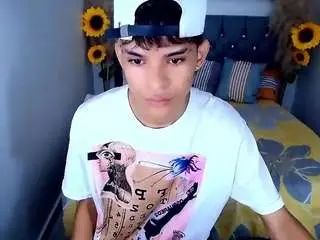 Gay sex chat with chris-evans77 - camgaychat.com