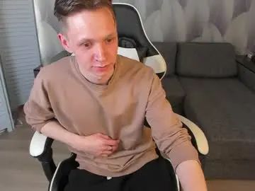 Gay sex chat with meverik_oushen - camgaychat.com - Britain