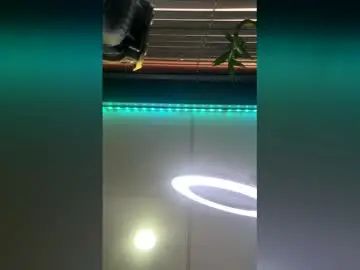 Gay sex chat with strong_rock69 - camgaychat.com