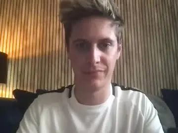 Gay sex chat with krisl77 - camgaychat.com - Britain