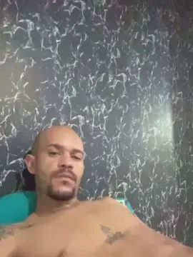 Gay sex chat with piazza_sexy - camgaychat.com - Portugal
