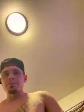 Gay sex chat with Nickson253 - camgaychat.com - Britain