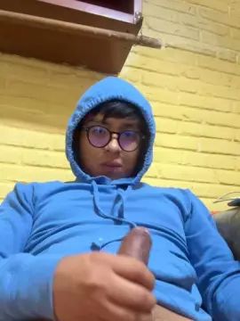 Gay sex chat with Tuamigovergon01 - camgaychat.com - Britain