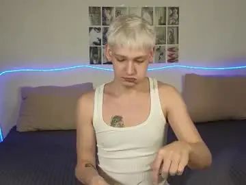 Gay sex chat with julian_win - camgaychat.com - Russia