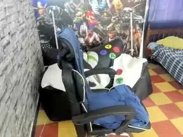 Gay sex chat with kevin_roldans - camgaychat.com - Britain