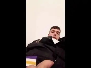 Gay sex chat with yeray01 - camgaychat.com - Britain